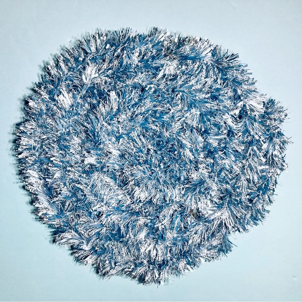 .• Tinsel Tree Garland in Pearly Light Blue & White Shimmer